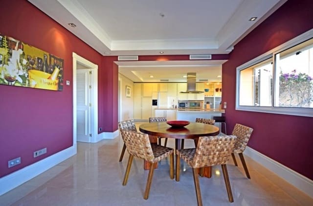 4 quarto Moradia para venda em Marbella com piscina garagem - 2 750 000 € (Ref: 10001763)