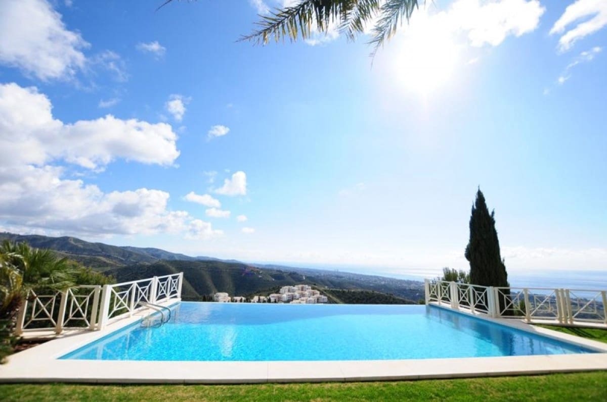 4 quarto Moradia para venda em Marbella com piscina garagem - 2 750 000 € (Ref: 10001763)