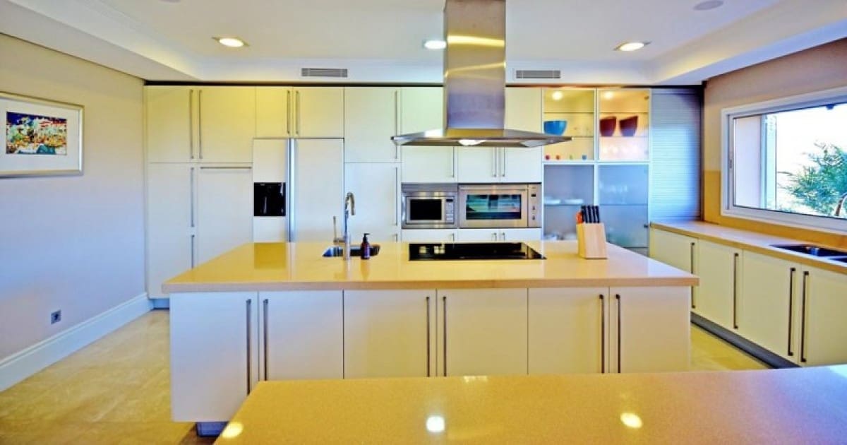 4 quarto Moradia para venda em Marbella com piscina garagem - 2 750 000 € (Ref: 10001763)
