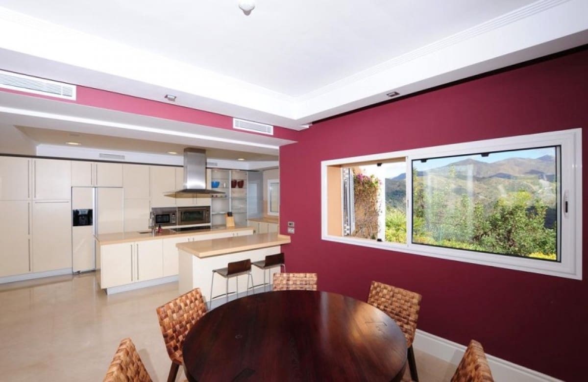 4 quarto Moradia para venda em Marbella com piscina garagem - 2 750 000 € (Ref: 10001763)