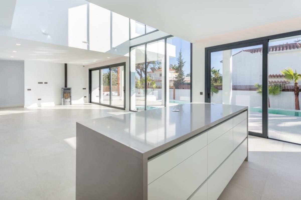 5 chambre Villa/Maison à vendre à Marbella avec piscine - 2 650 000 € (Ref: 10001764)
