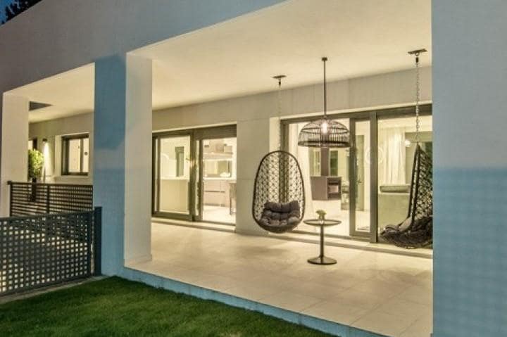 4 sypialnia Willa na sprzedaż w Marbella z basenem - 1 495 000 € (Ref: 10001765)