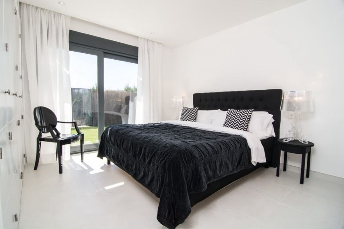 4 sypialnia Willa na sprzedaż w Marbella z basenem - 1 495 000 € (Ref: 10001765)