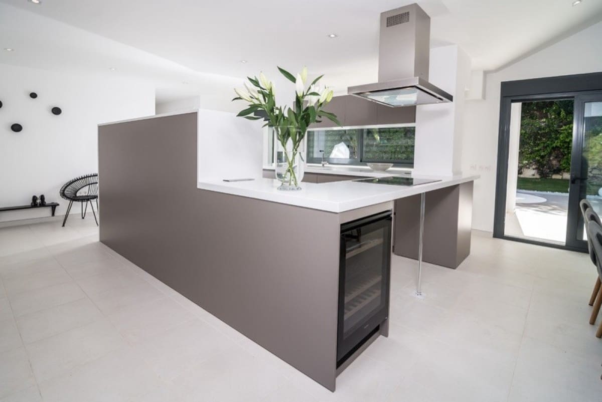 4 sypialnia Willa na sprzedaż w Marbella z basenem - 1 495 000 € (Ref: 10001765)