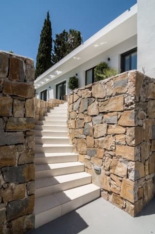 4 sypialnia Willa na sprzedaż w Marbella z basenem - 1 495 000 € (Ref: 10001765)