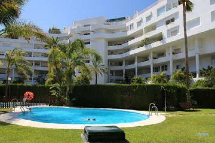 3 bedroom Apartment for sale in Marbella with pool garage - € 1,400,000 (Ref: 10001767)