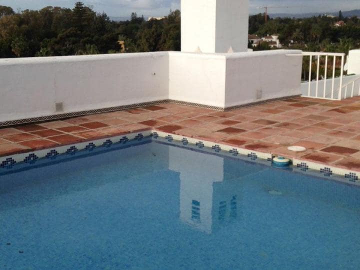3 bedroom Apartment for sale in Marbella with pool garage - € 1,400,000 (Ref: 10001767)