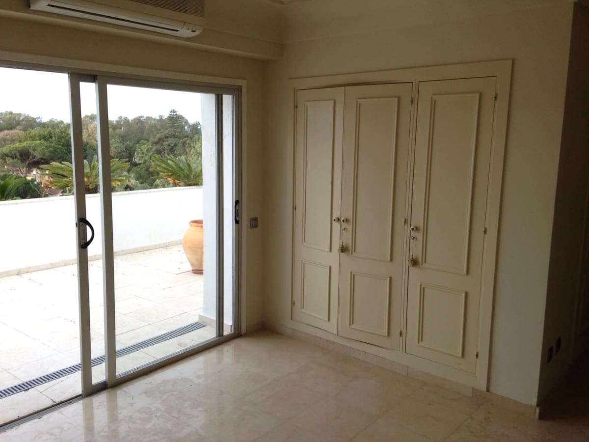 3 bedroom Apartment for sale in Marbella with pool garage - € 1,400,000 (Ref: 10001767)