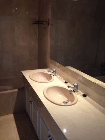3 bedroom Apartment for sale in Marbella with pool garage - € 1,400,000 (Ref: 10001767)