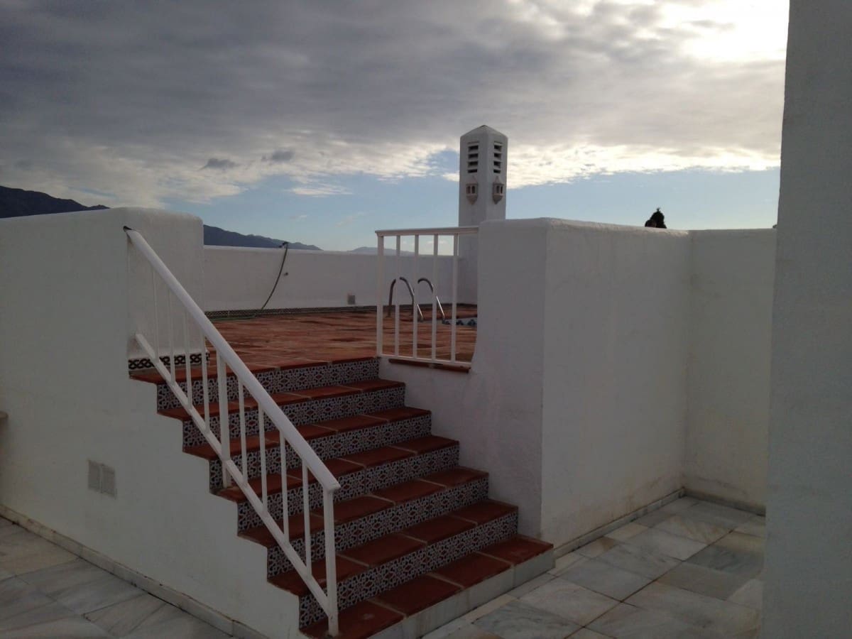 3 bedroom Apartment for sale in Marbella with pool garage - € 1,400,000 (Ref: 10001767)