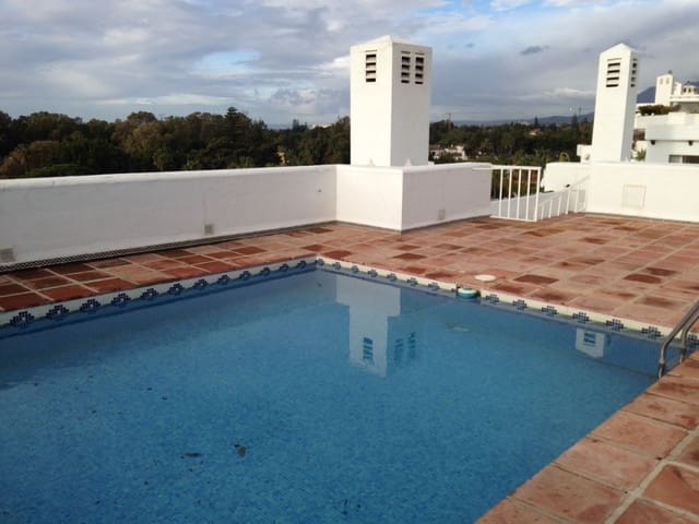 3 bedroom Apartment for sale in Marbella with pool garage - € 1,400,000 (Ref: 10001767)