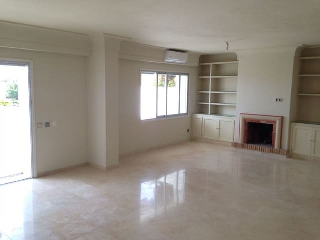 3 bedroom Apartment for sale in Marbella with pool garage - € 1,400,000 (Ref: 10001767)