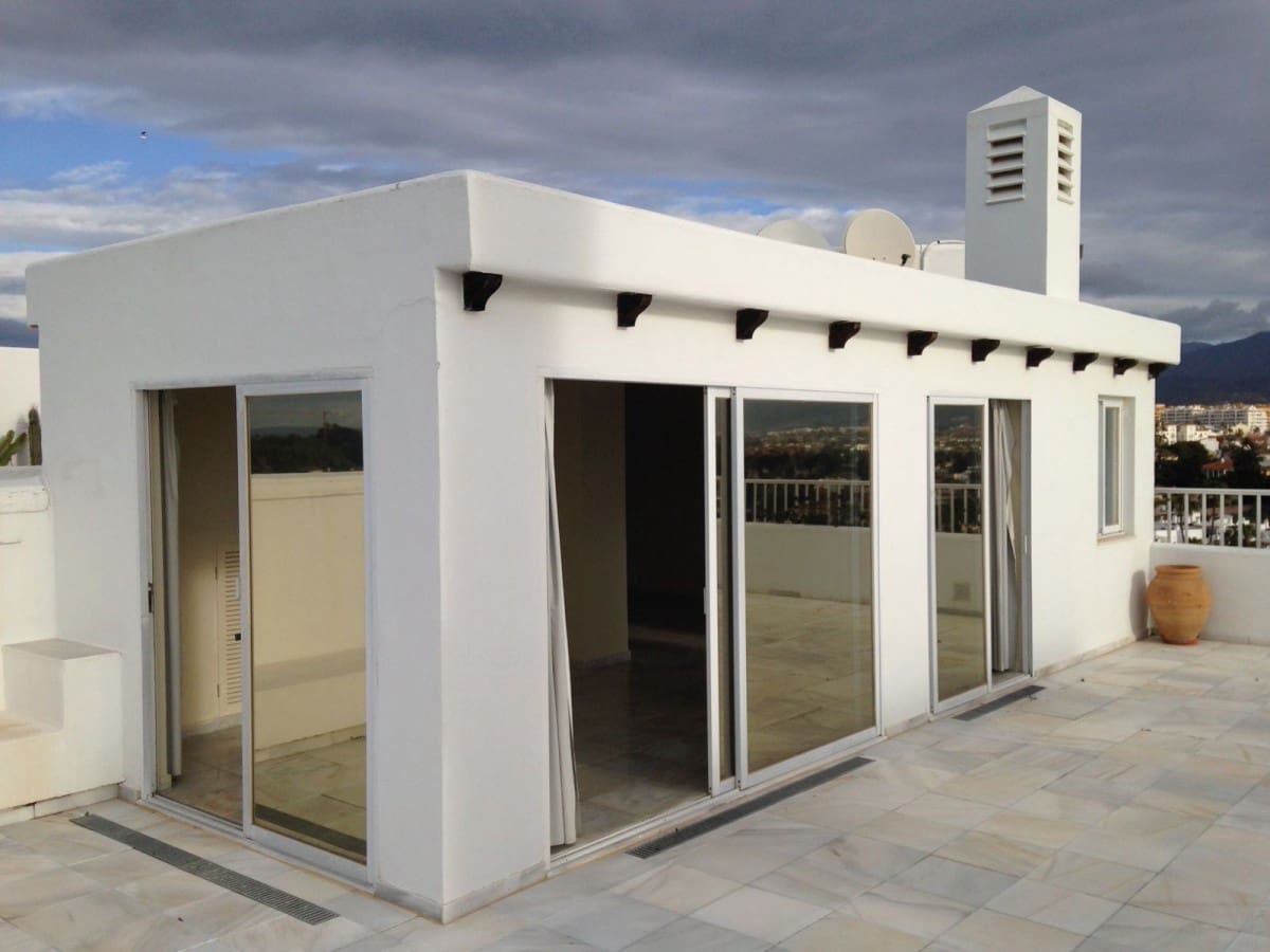 3 bedroom Apartment for sale in Marbella with pool garage - € 1,400,000 (Ref: 10001767)