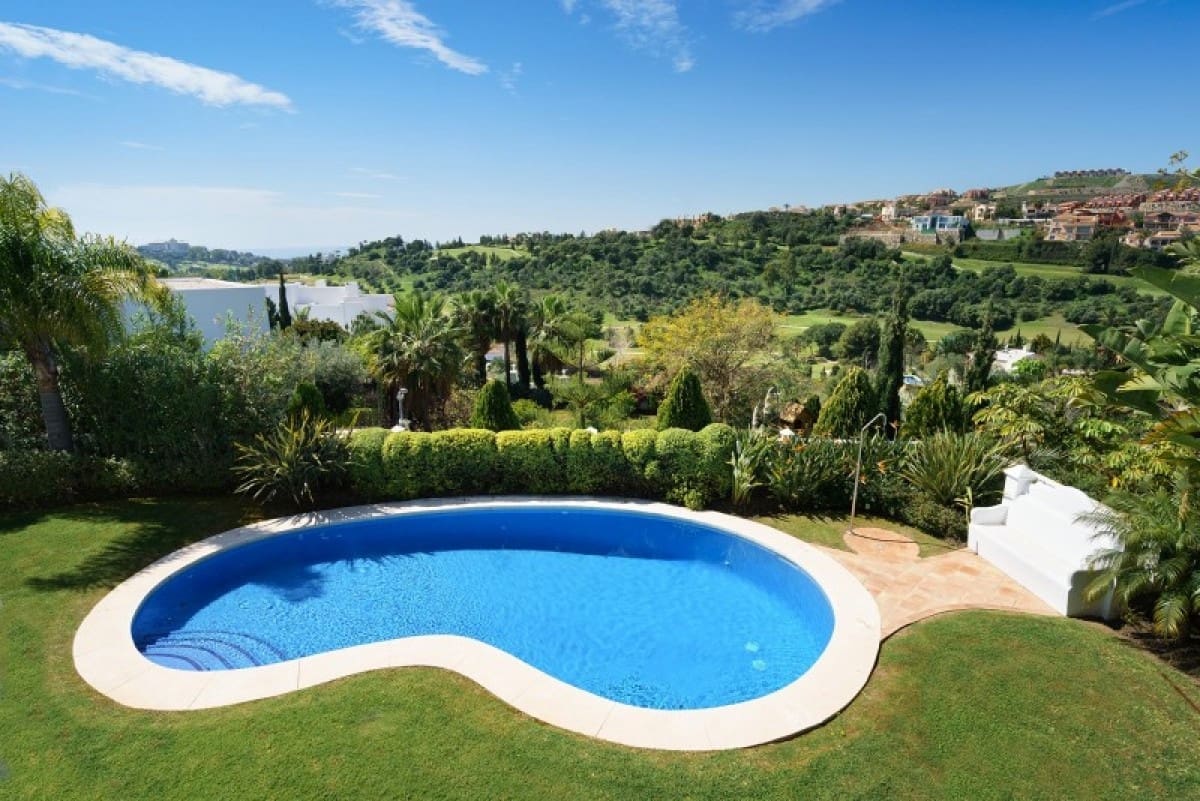 5 bedroom Villa for sale in Marbella with pool garage - € 2,995,000 (Ref: 10001768)