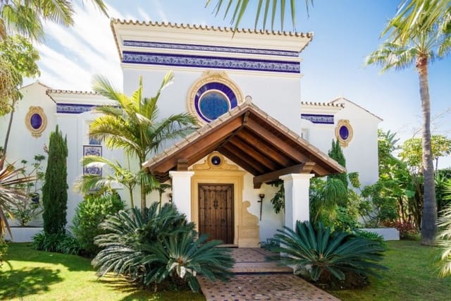 5 bedroom Villa for sale in Marbella with pool garage - € 2,995,000 (Ref: 10001768)