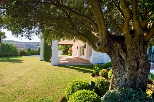 5 bedroom Villa for sale in Marbella with pool garage - € 2,995,000 (Ref: 10001768)