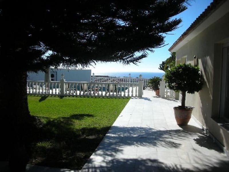 8 slaapkamer Villa te koop in Marbella met zwembad garage - € 3.500.000 (Ref: 10001769)