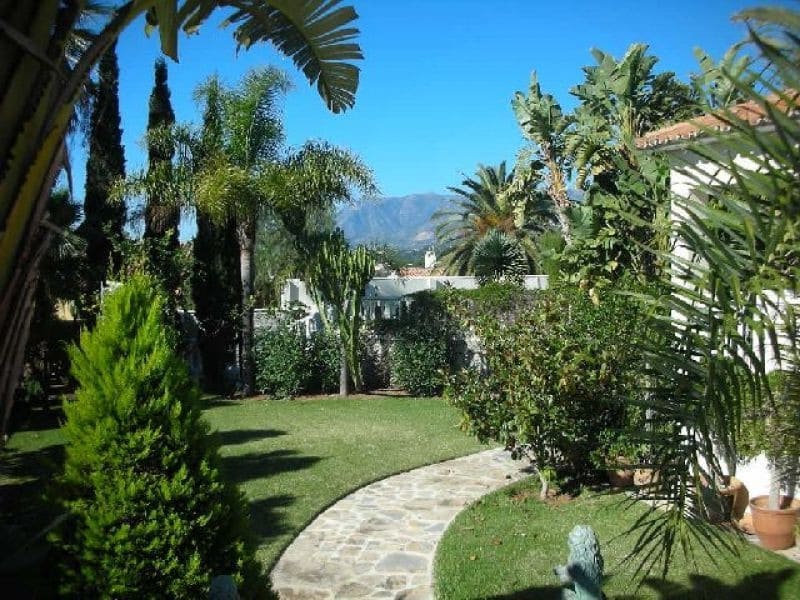8 slaapkamer Villa te koop in Marbella met zwembad garage - € 3.500.000 (Ref: 10001769)