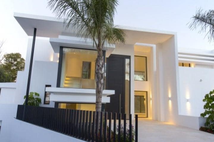 Chalet de 4 habitaciones en Guadalmina en venta con piscina garaje - 2.700.000 € (Ref: 10001770)