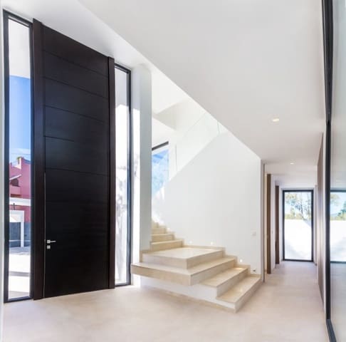 4 Zimmer Villa zu verkaufen in Guadalmina, Marbella mit Pool Garage - 2.700.000 € (Ref: 10001770)