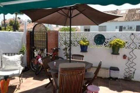 3 sypialnia Dom na sprzedaż w Marbella z basenem garażem - 389 000 € (Ref: 10001772)