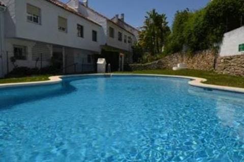 3 sypialnia Dom na sprzedaż w Marbella z basenem garażem - 389 000 € (Ref: 10001772)