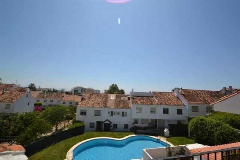 3 sypialnia Dom na sprzedaż w Marbella z basenem garażem - 389 000 € (Ref: 10001772)