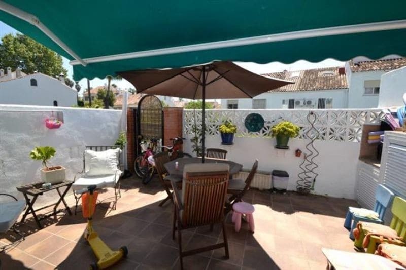 3 sypialnia Dom na sprzedaż w Marbella z basenem garażem - 389 000 € (Ref: 10001772)