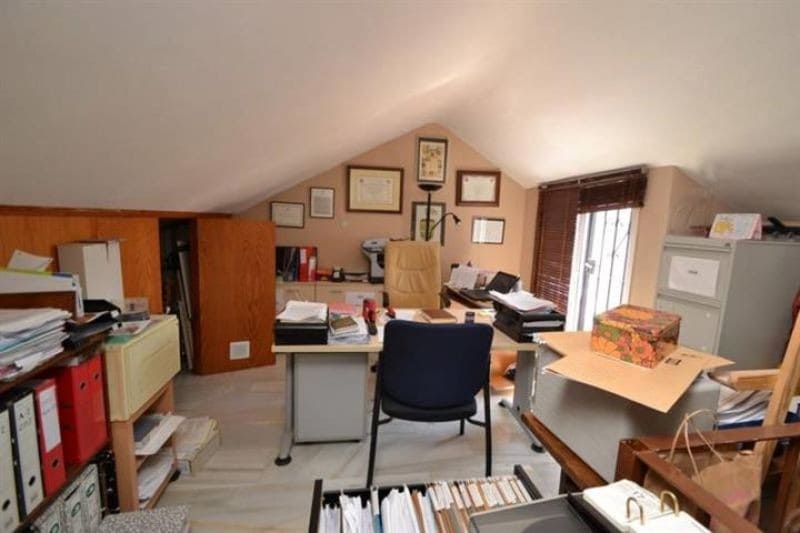 3 sypialnia Dom na sprzedaż w Marbella z basenem garażem - 389 000 € (Ref: 10001772)