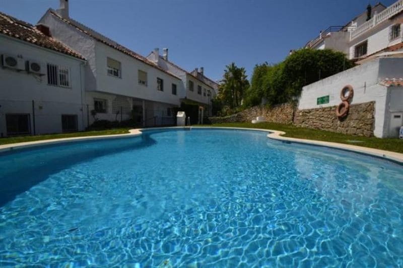 3 sypialnia Dom na sprzedaż w Marbella z basenem garażem - 389 000 € (Ref: 10001772)