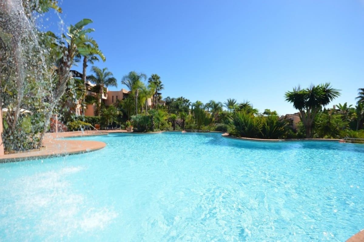 2 slaapkamer Appartement te koop in Marbella met zwembad garage - € 895.000 (Ref: 10001774)