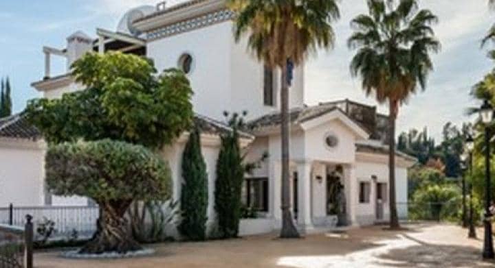 4 quarto Moradia para venda em Marbella com piscina - 1 875 000 € (Ref: 10001775)