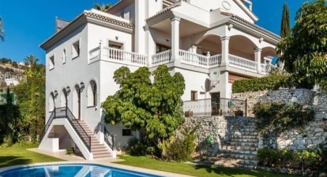 4 quarto Moradia para venda em Marbella com piscina - 1 875 000 € (Ref: 10001775)