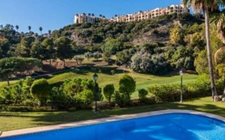 4 quarto Moradia para venda em Marbella com piscina - 1 875 000 € (Ref: 10001775)