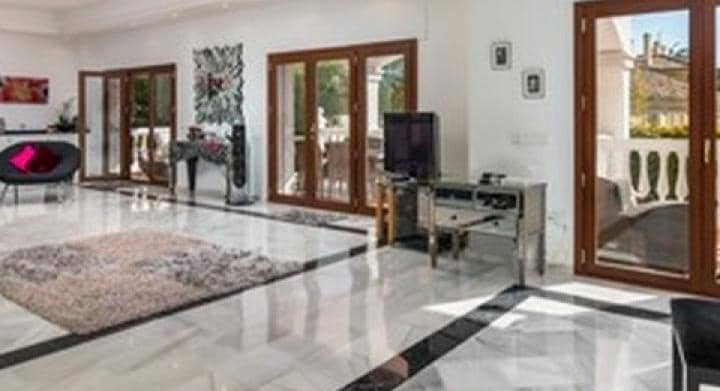 4 quarto Moradia para venda em Marbella com piscina - 1 875 000 € (Ref: 10001775)