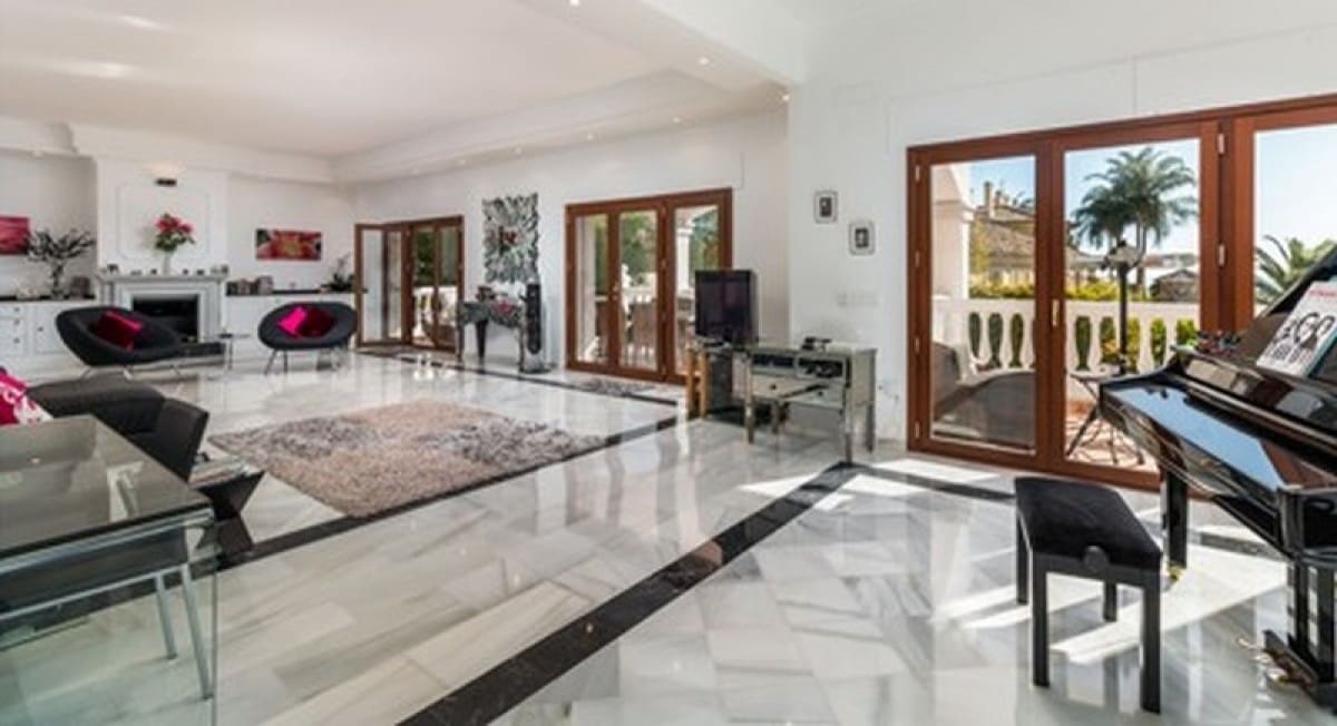 4 quarto Moradia para venda em Marbella com piscina - 1 875 000 € (Ref: 10001775)