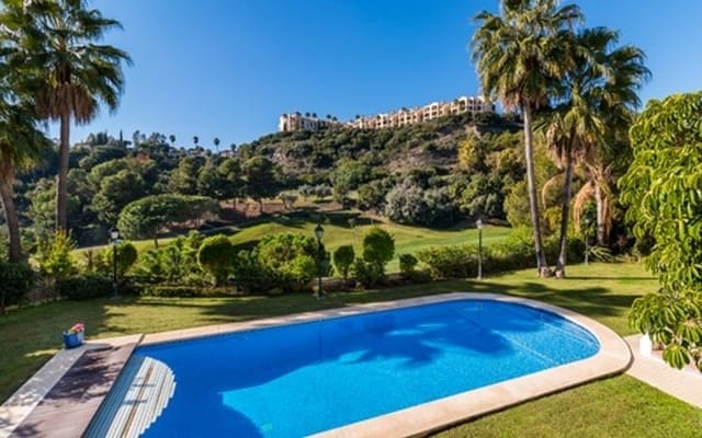4 quarto Moradia para venda em Marbella com piscina - 1 875 000 € (Ref: 10001775)