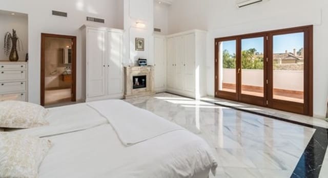 4 quarto Moradia para venda em Marbella com piscina - 1 875 000 € (Ref: 10001775)