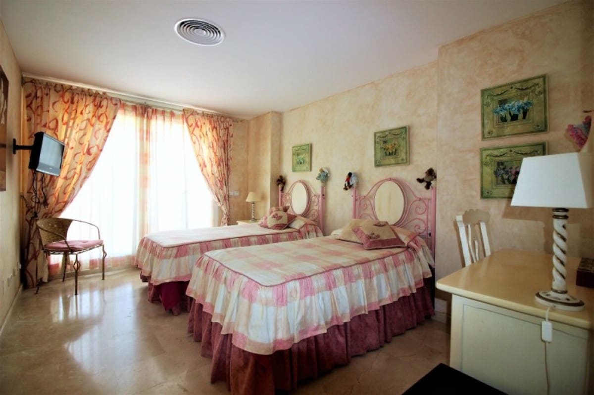 3 slaapkamer Penthouse te koop in Marbella met zwembad garage - € 1.900.000 (Ref: 10001776)