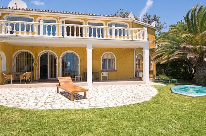 4 sypialnia Willa na sprzedaż w Mijas Costa z basenem garażem - 2 700 000 € (Ref: 10001777)