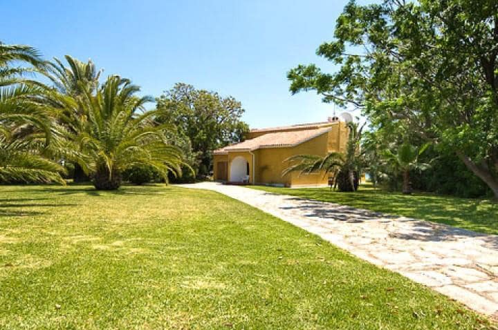 4 sypialnia Willa na sprzedaż w Mijas Costa z basenem garażem - 2 700 000 € (Ref: 10001777)