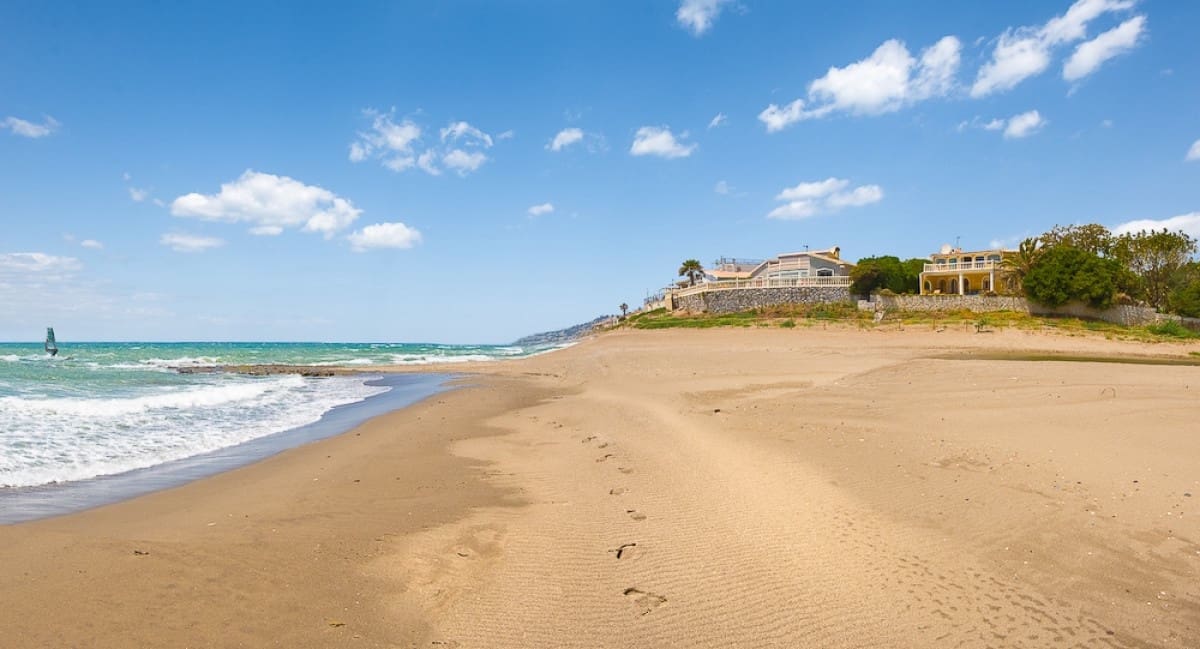 4 sypialnia Willa na sprzedaż w Mijas Costa z basenem garażem - 2 700 000 € (Ref: 10001777)