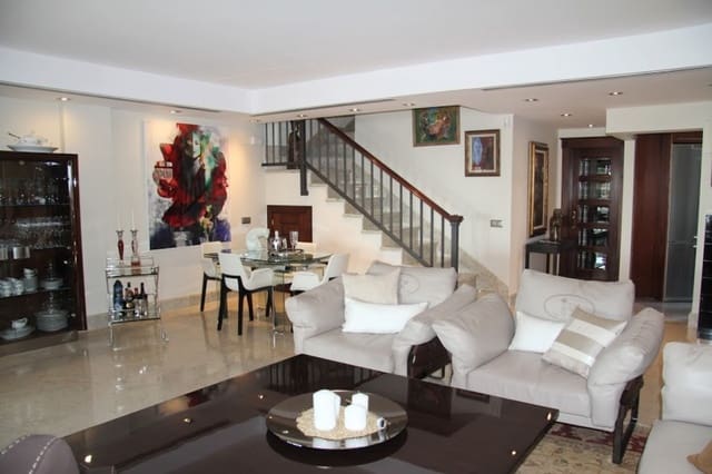 3 camera da letto Attico in vendita in Marbella con piscina garage - 2.250.000 € (Rif: 10001778)