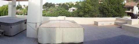 3 sypialnia Penthouse na sprzedaż w Marbella z basenem - 1 700 000 € (Ref: 10001780)