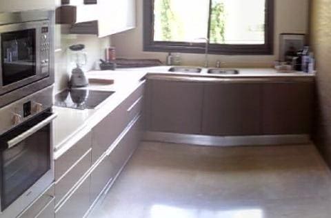 3 sypialnia Penthouse na sprzedaż w Marbella z basenem - 1 700 000 € (Ref: 10001780)