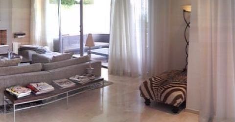3 sypialnia Penthouse na sprzedaż w Marbella z basenem - 1 700 000 € (Ref: 10001780)