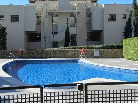 3 sypialnia Penthouse na sprzedaż w Marbella z basenem - 1 700 000 € (Ref: 10001780)