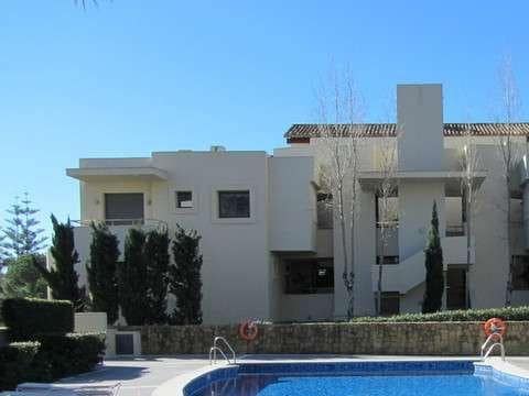 3 sypialnia Penthouse na sprzedaż w Marbella z basenem - 1 700 000 € (Ref: 10001780)
