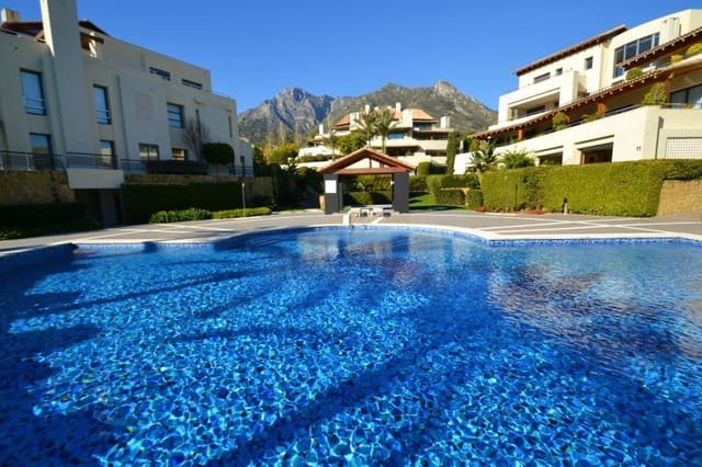 3 slaapkamer Penthouse te koop in Marbella met zwembad - € 1.700.000 (Ref: 10001780)
