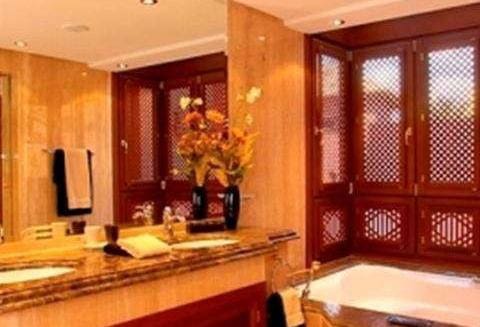 3 slaapkamer Appartement te koop in New Golden Mile met zwembad - € 1.095.000 (Ref: 10001786)